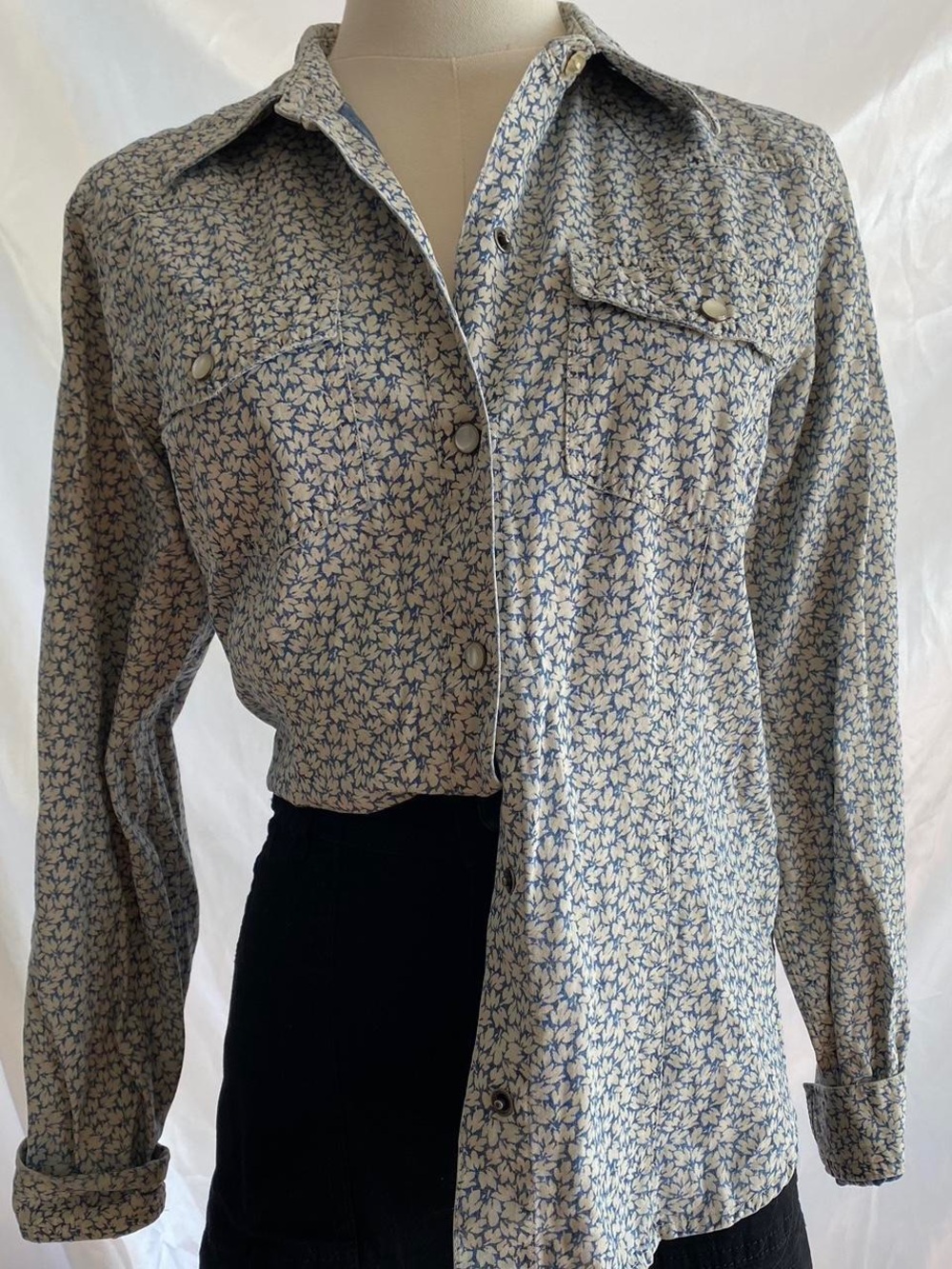 Vintage Liz Claiborne Blue Floral SnapUp Shirt